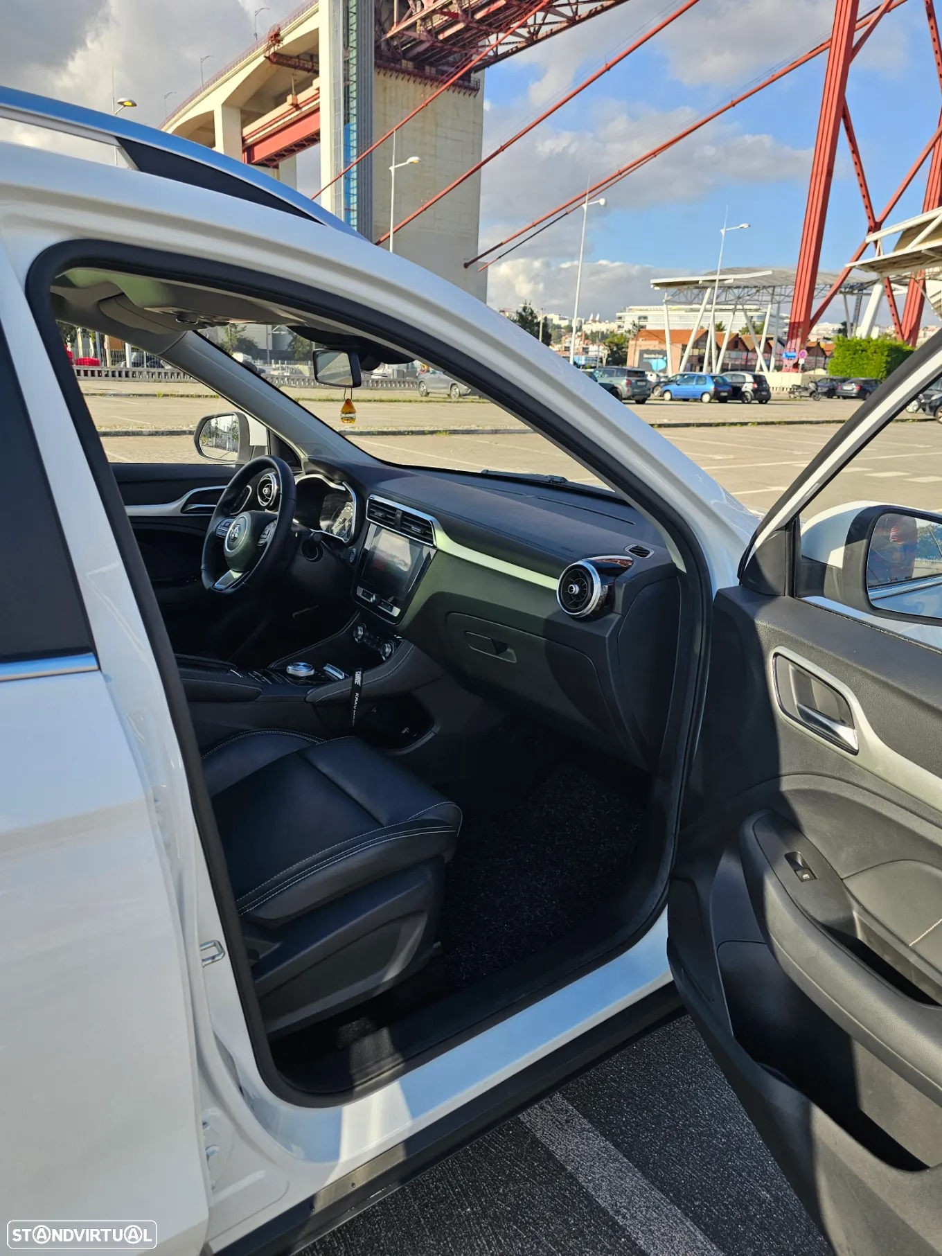 MG ZS EV 44.5 kWh Luxury - 11