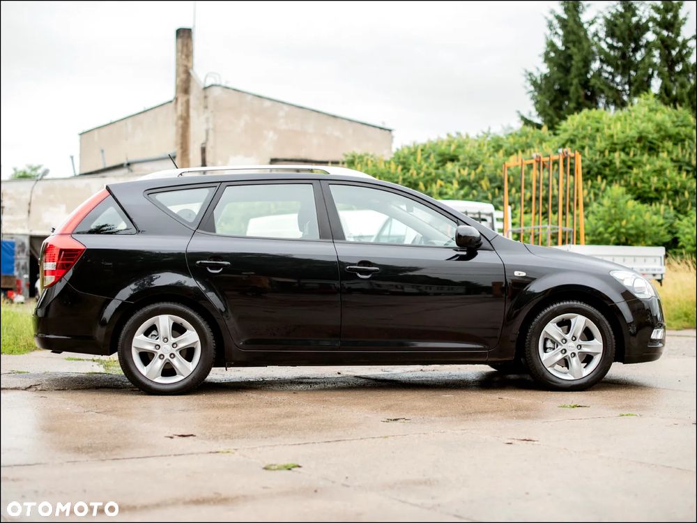 Kia Ceed - 9