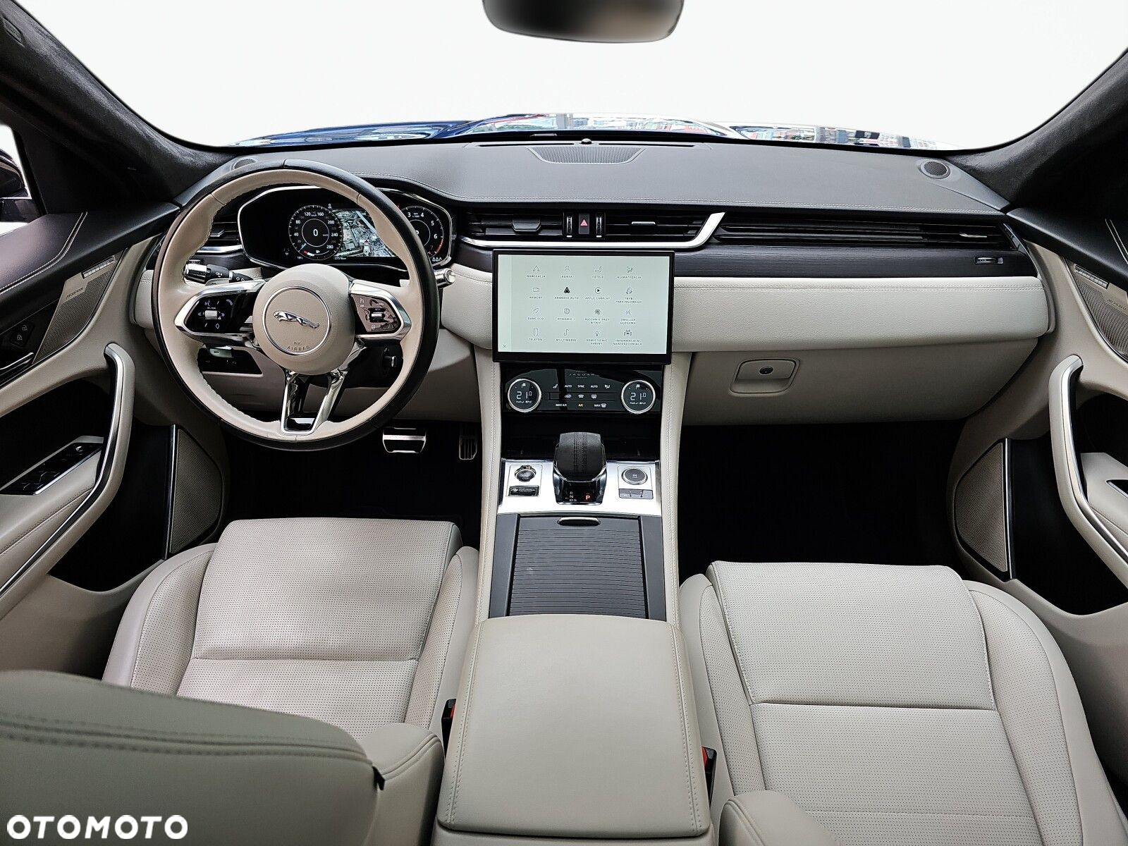 Jaguar F-Pace - 30