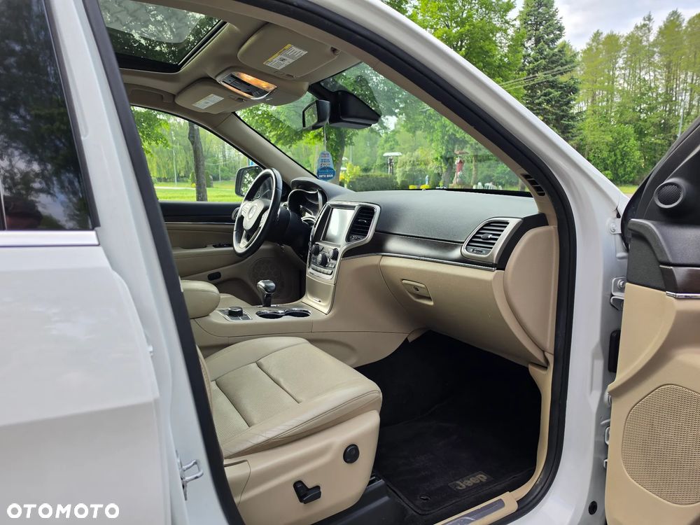 Jeep Grand Cherokee - 17