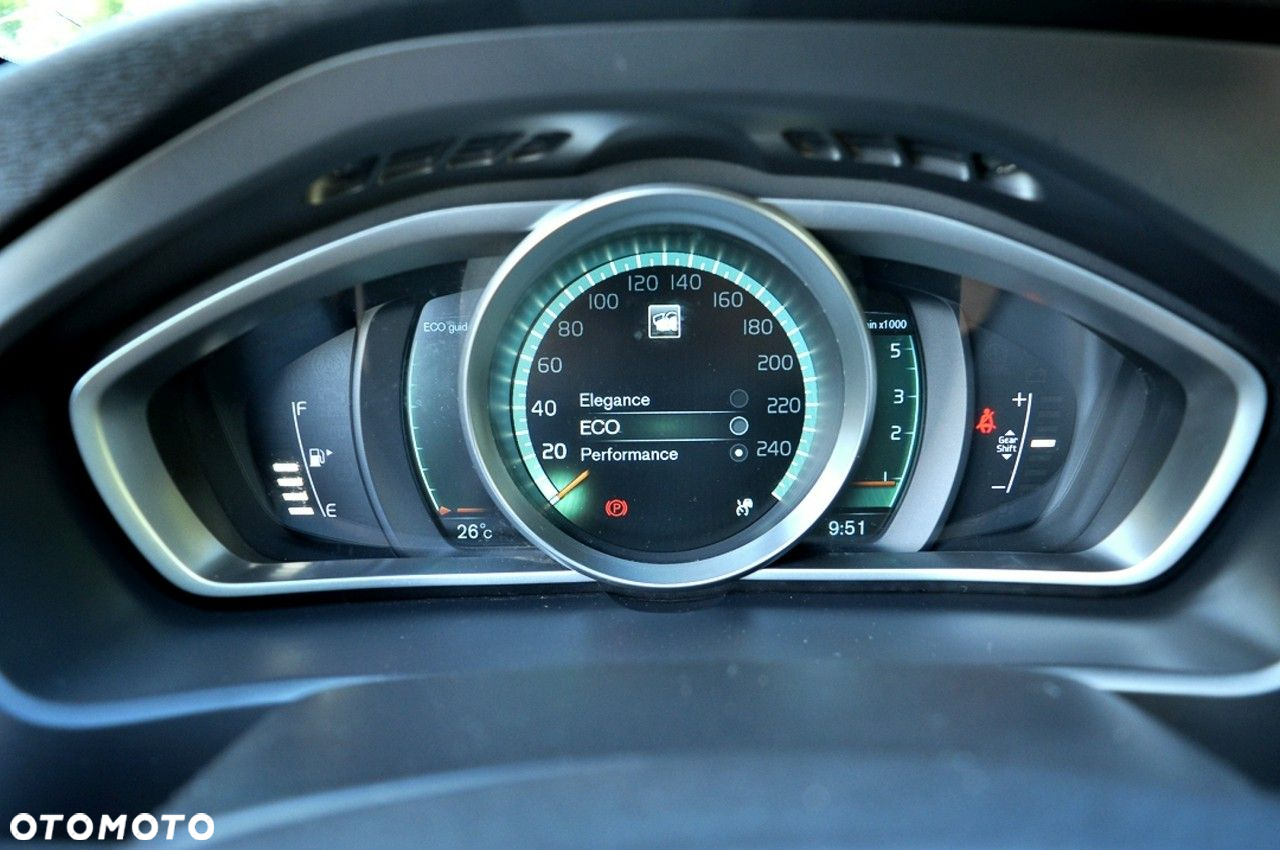Volvo V40 D4 Drive-E Ocean Race - 21