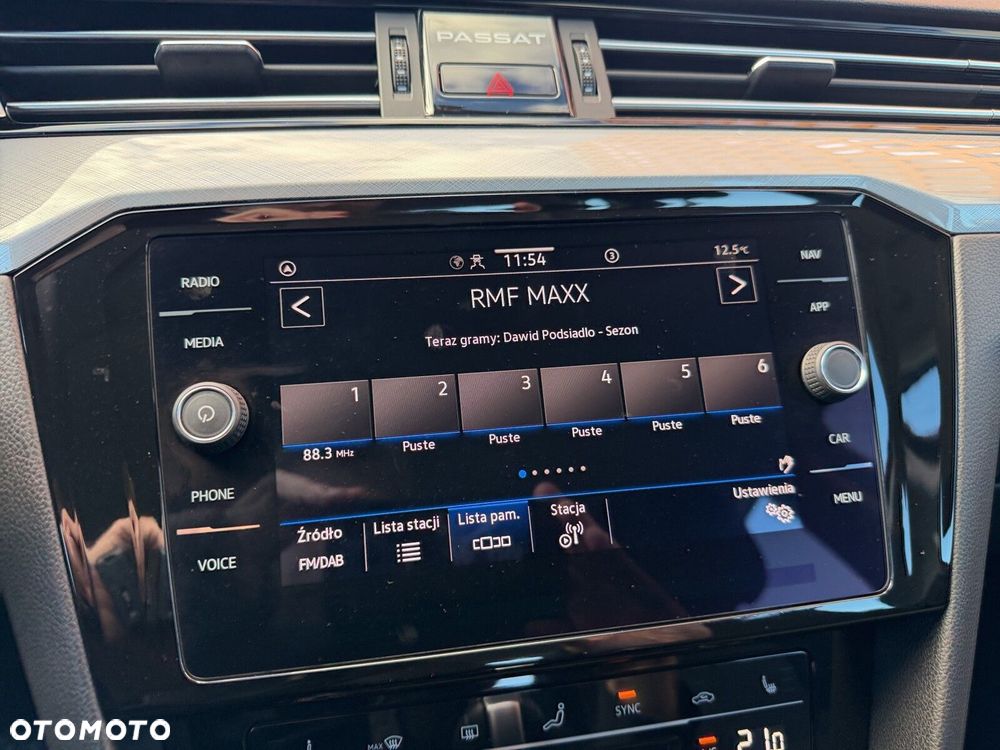 Volkswagen Passat - 24