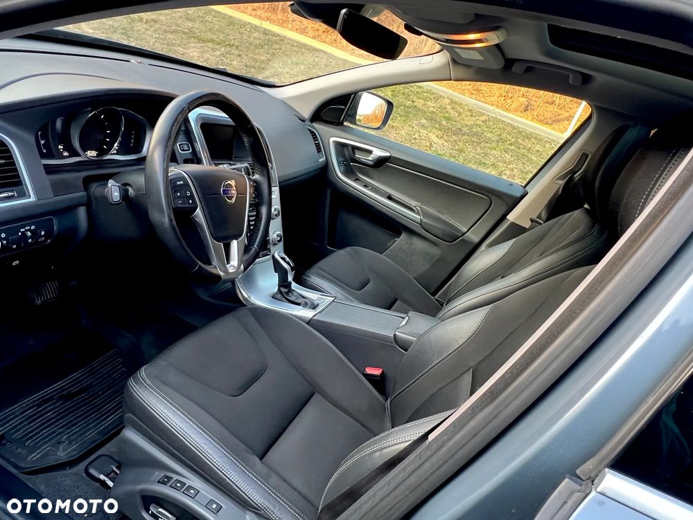 Volvo XC 60 D4 AWD Summum - 11