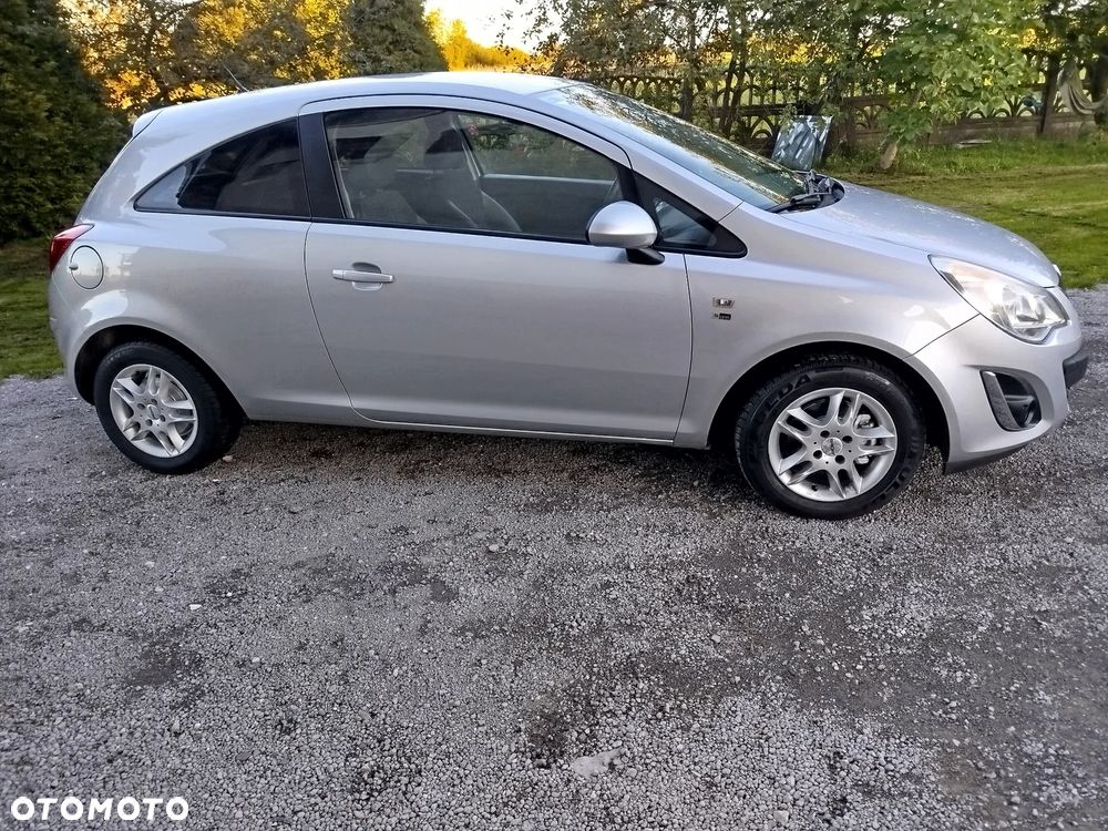 Opel Corsa 1.4 16V 150 Jahre - 20