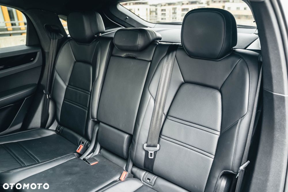 Porsche Cayenne Coupe E-Hybrid - 32