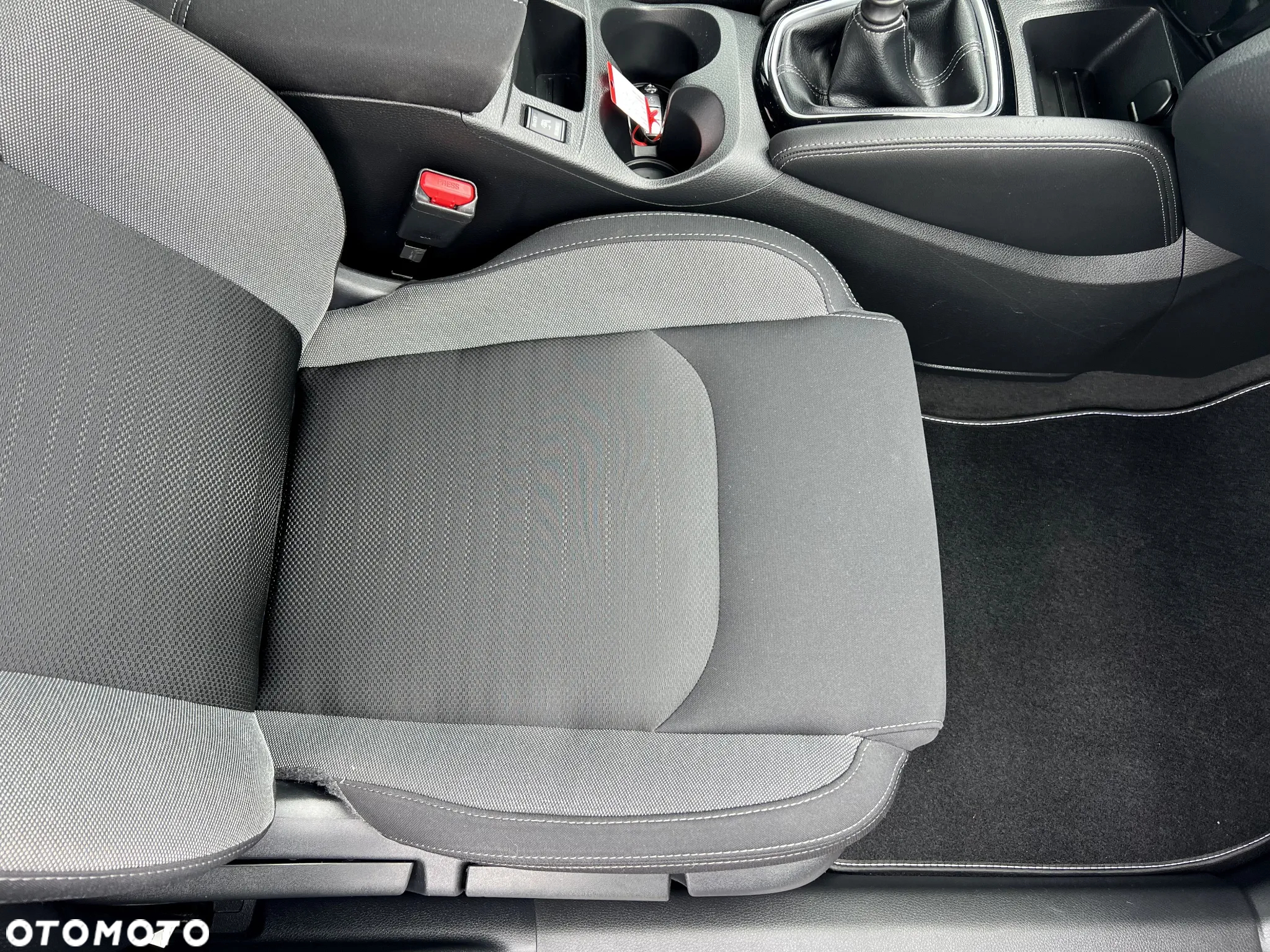 Nissan Qashqai 1.6 DIG-T N-Connecta - 34