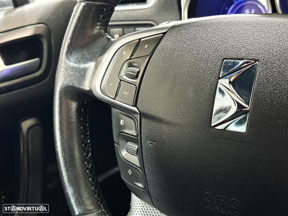 Citroën DS4 1.6 BlueHDi So Chic EAT6 J18 - 40