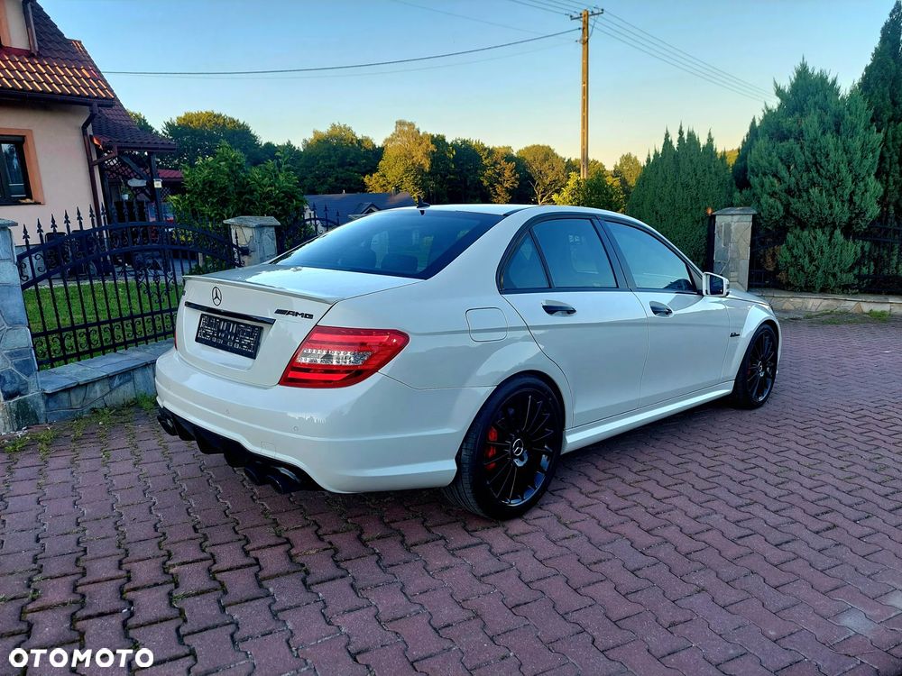Mercedes-Benz Klasa C 63 AMG AMG SPEEDSHIFT MCT AMG Performance Package - 4