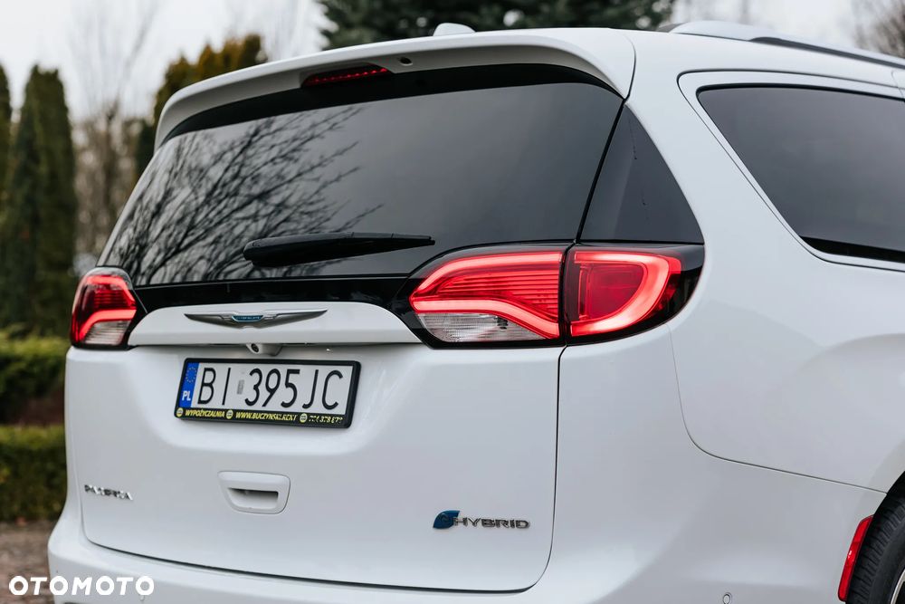 Chrysler Pacifica - 10