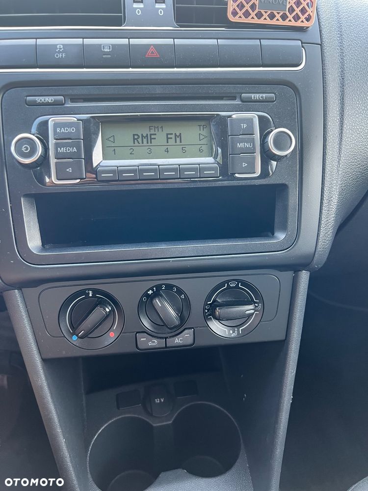 Volkswagen Polo 1.4 16V Trendline - 13