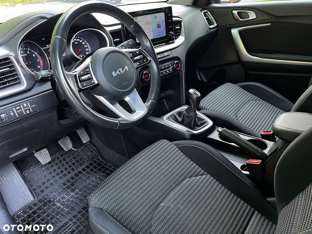 Kia Ceed 1.5 T-GDI M - 10