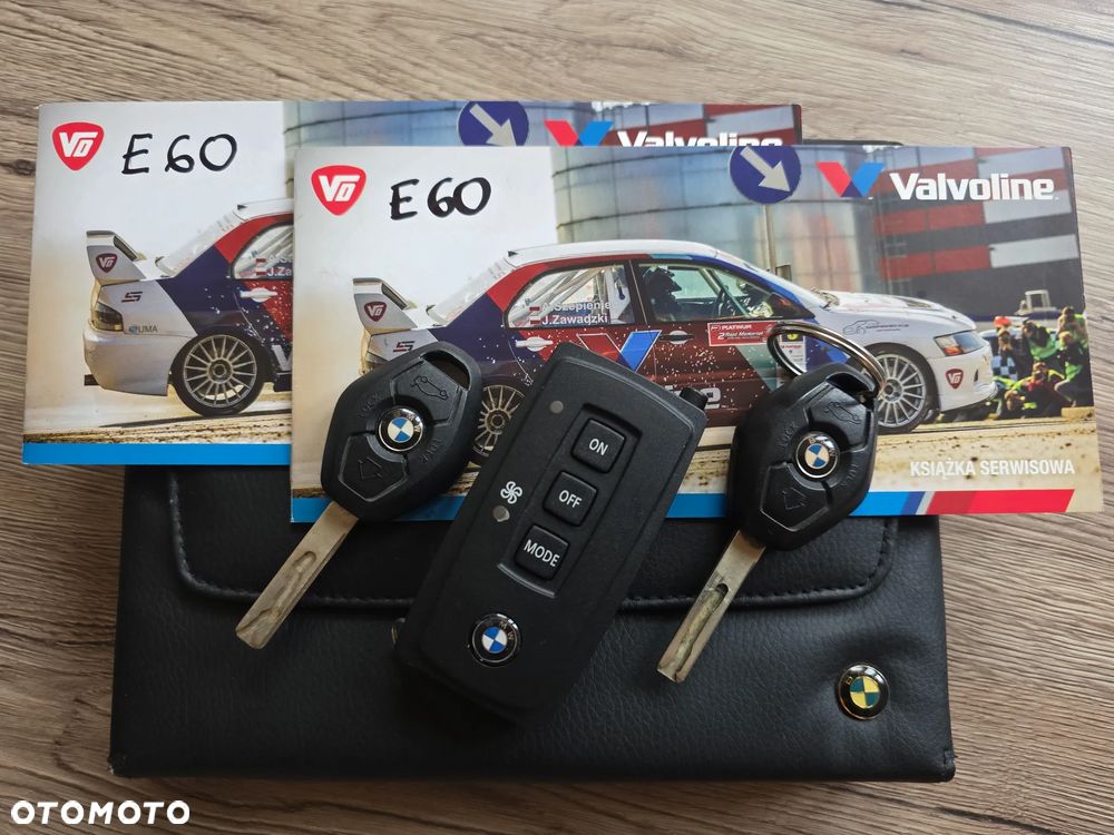 BMW Seria 5 545i - 31