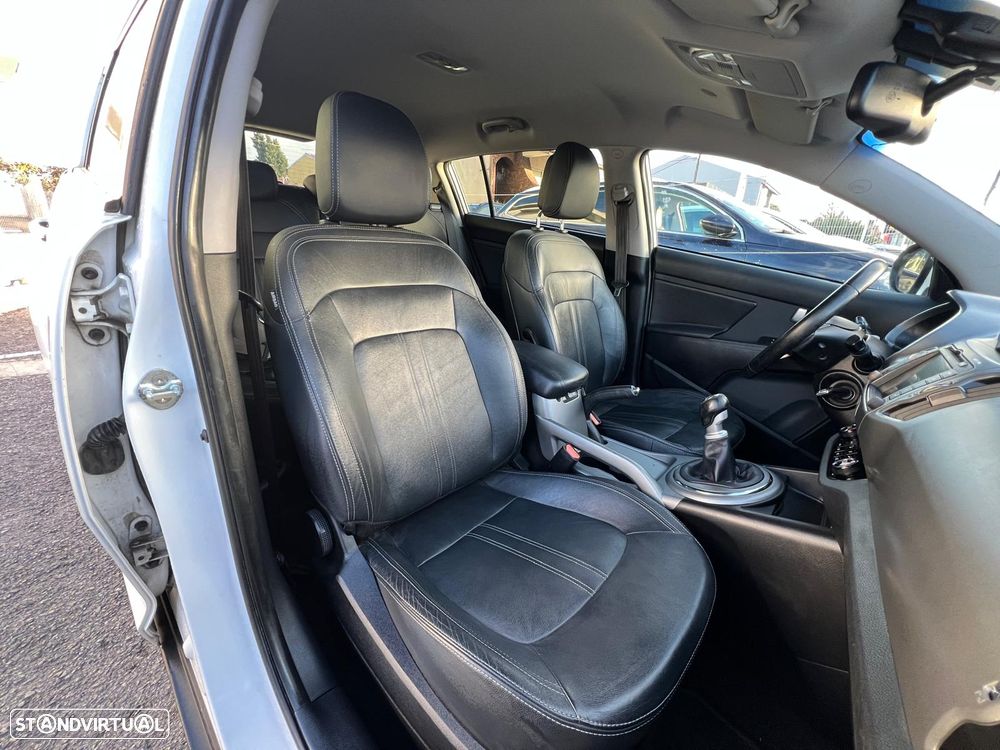 Kia Sportage 1.7 CRDI ISG TX Navi - 11