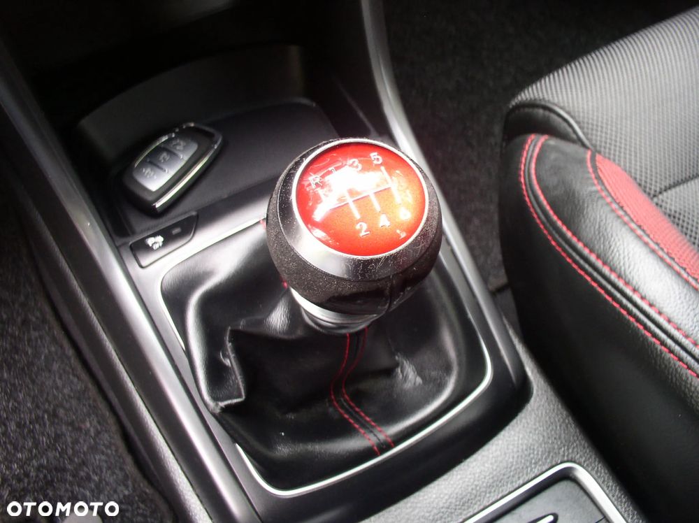 Hyundai i30 1.6 GDI Turbo Luxury - 27