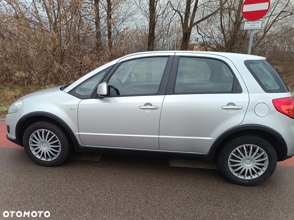 Suzuki SX4 1.5 Streetline 4x2 Classic - 2