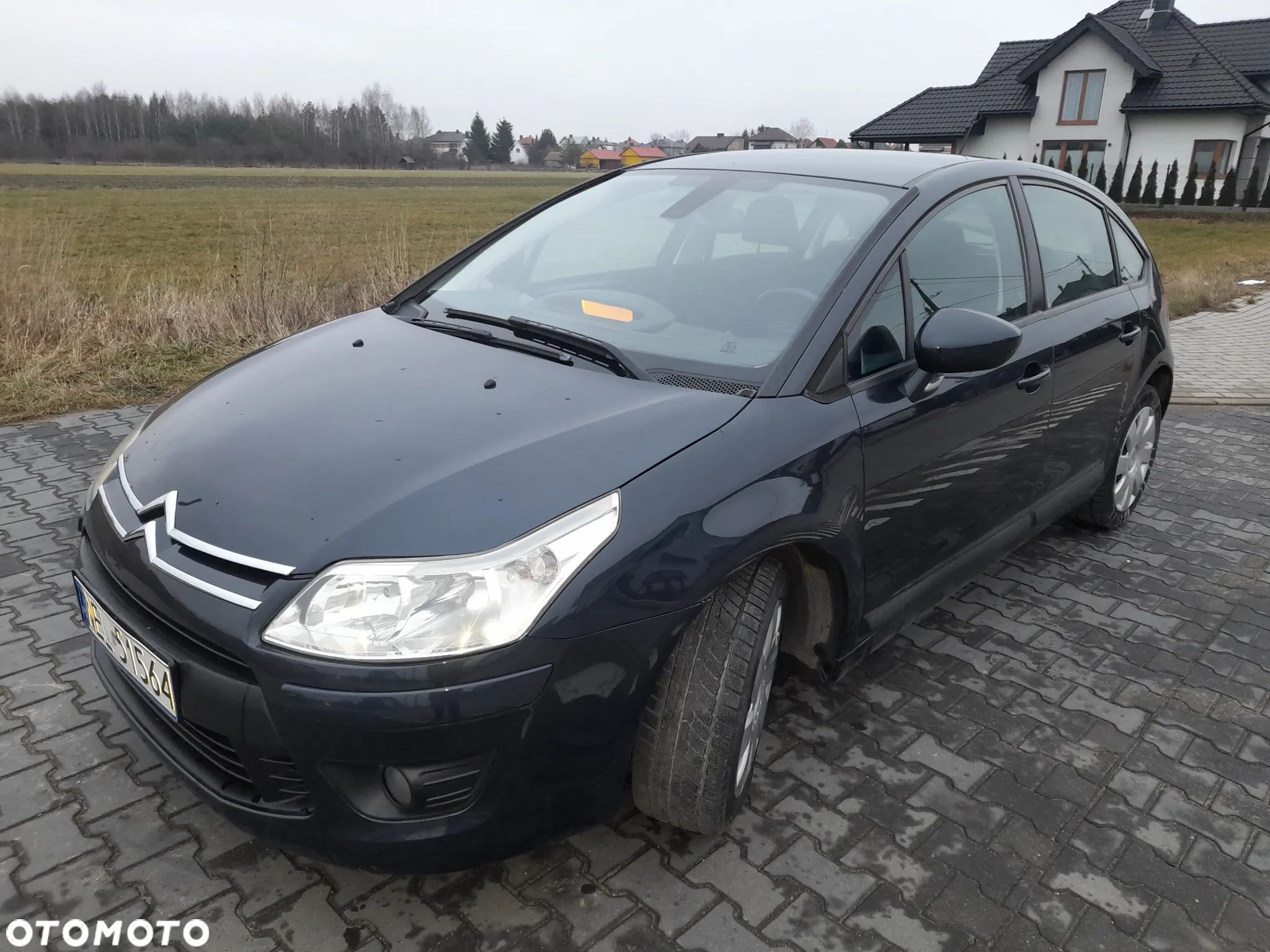 Citroën C4 1.4 16V Advance - 1