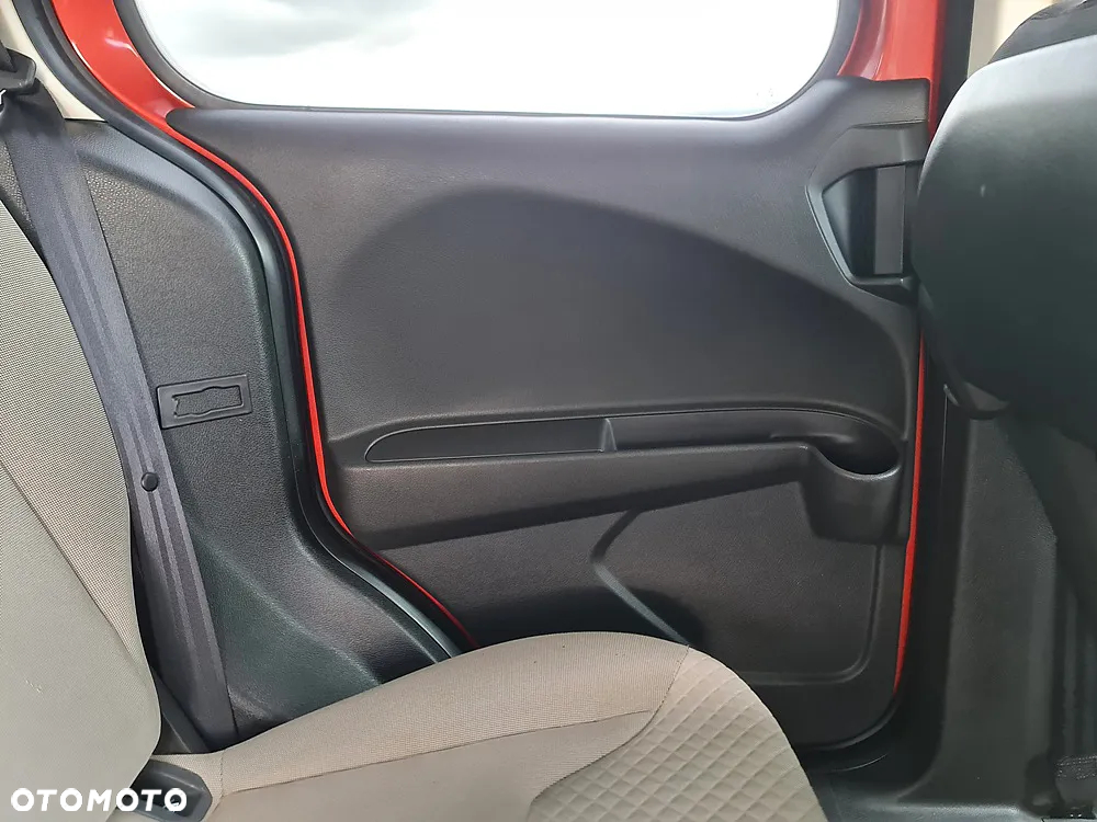Ford Tourneo Courier 1.5 TDCi S&S Titanium - 18