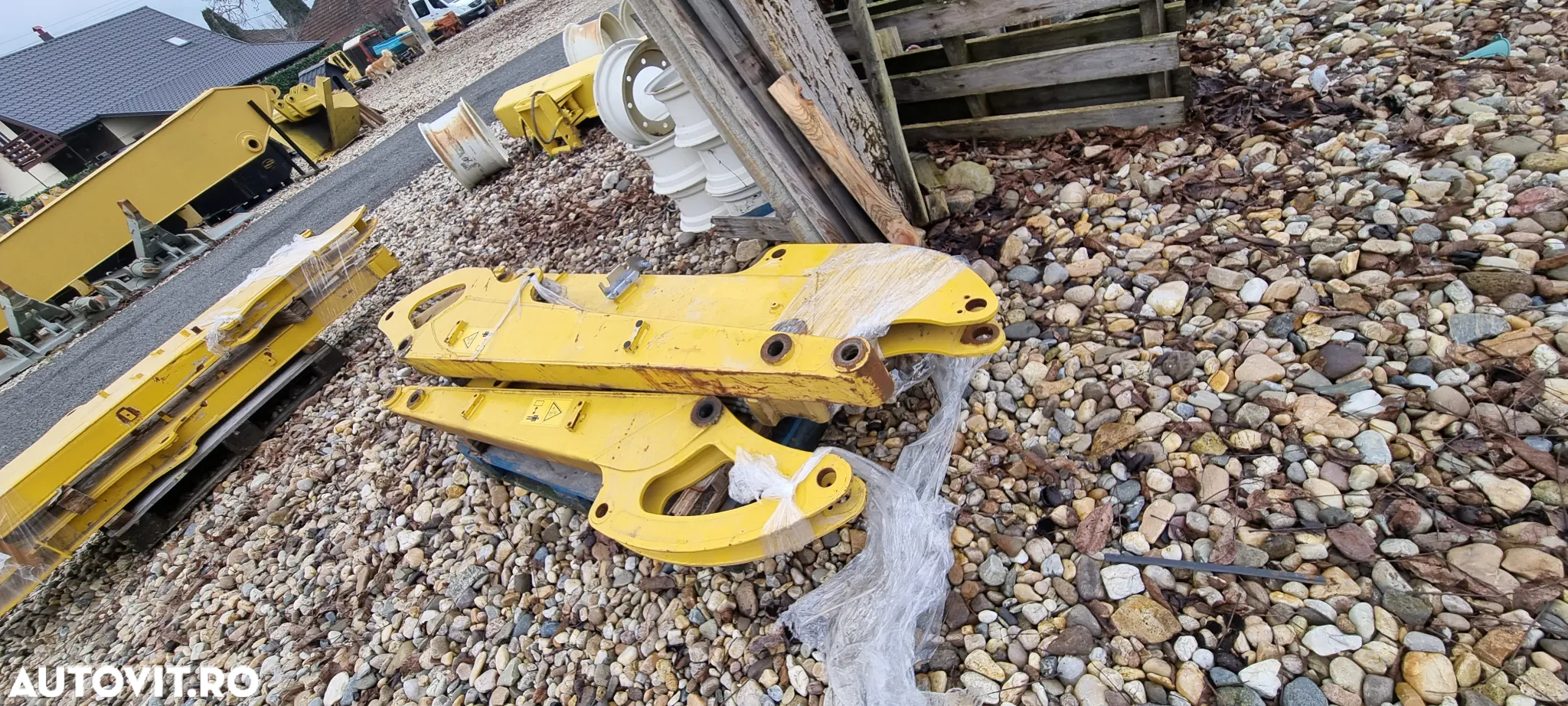 Brat, antebrat KOMATSU PC - 4