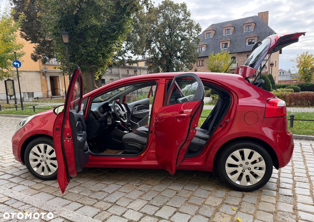 Kia Rio - 24