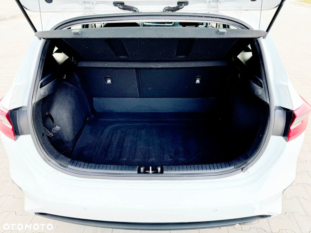 Kia Ceed - 35