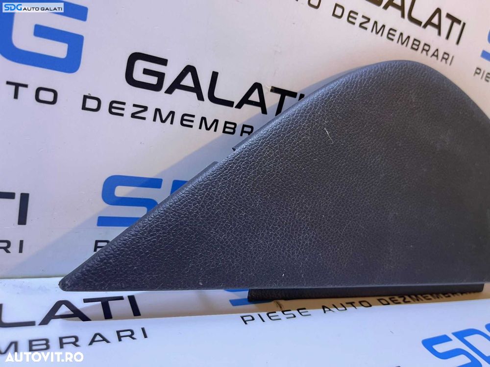 Ornament Capac Plastic Dreapta Pasager Bord Volkswagen Jetta 2005 - 2011 Cod 1K0858248F - 2