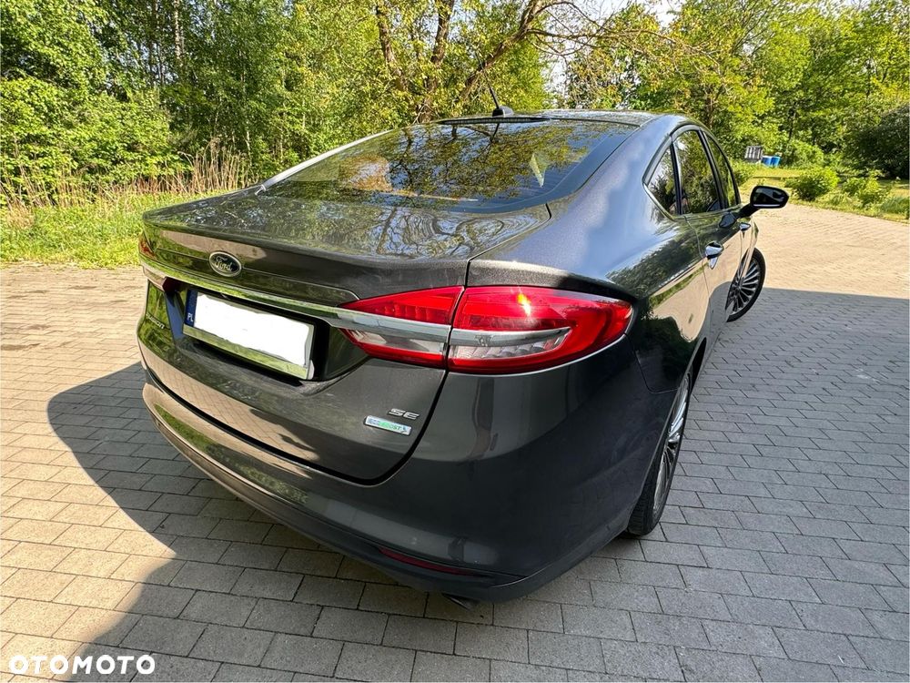 Ford Fusion - 8