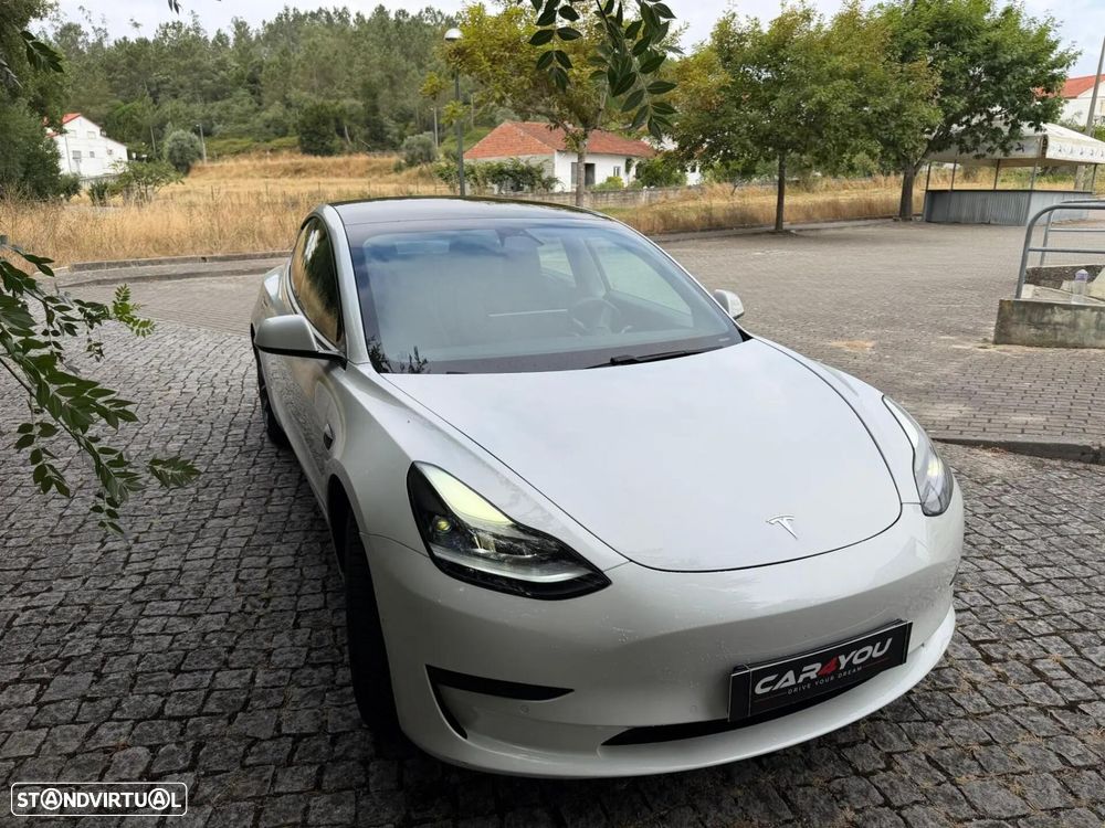 Tesla Model 3 Standard Range Plus RWD — fotografia 10