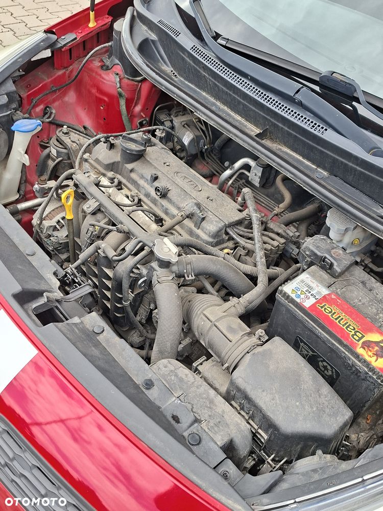 Kia Rio - 8