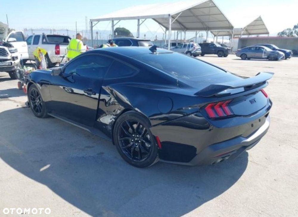Ford Mustang - 5
