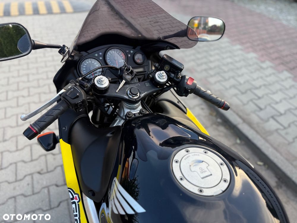 Honda CBR - 25