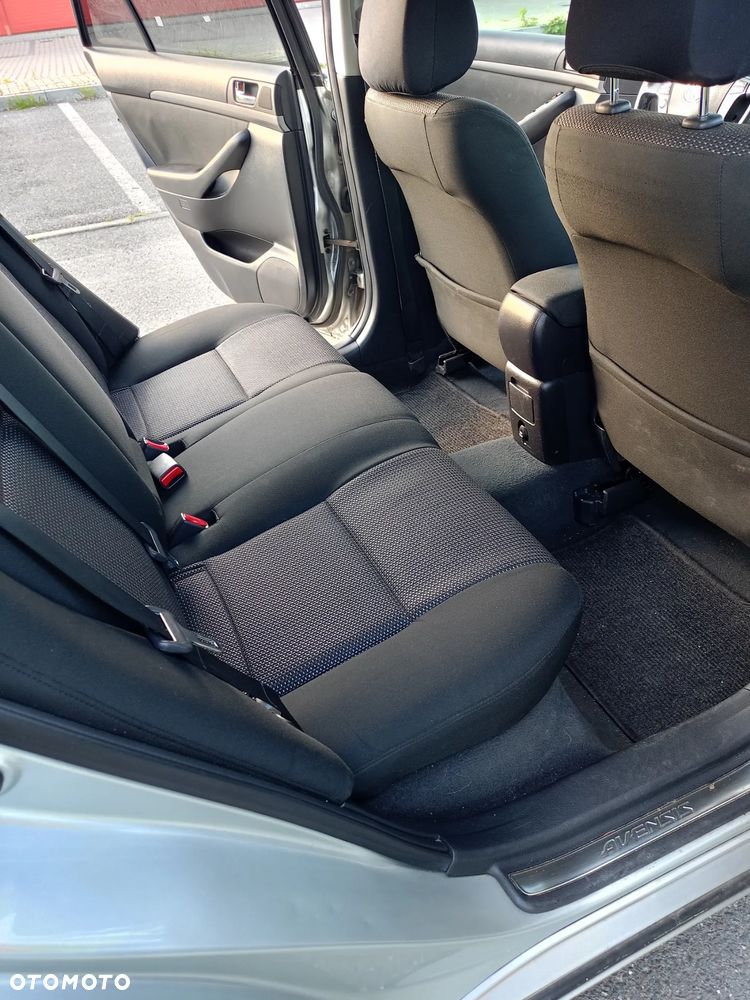 Toyota Avensis 2.0 VVT-i Sol plus Premium - 7