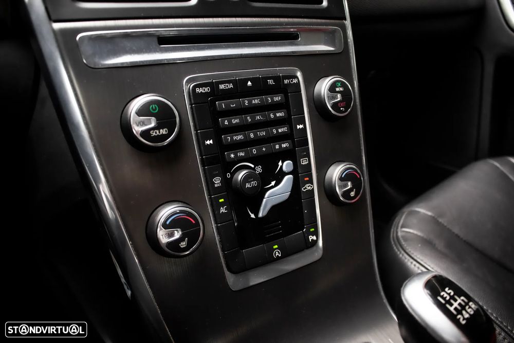 Volvo XC 60 2.0 D4 Inscription - 21