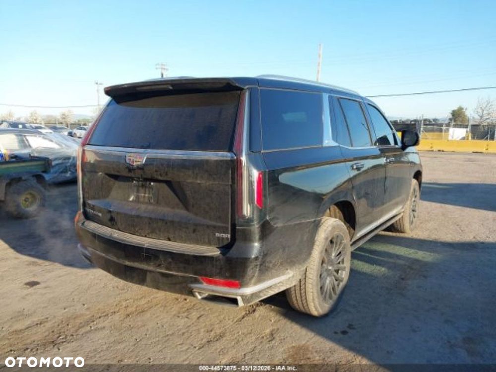 Cadillac Escalade - 5