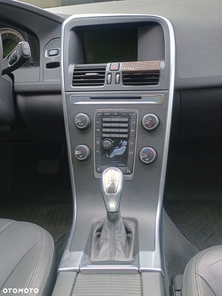 Volvo XC 60 D4 Geartronic Summum - 7