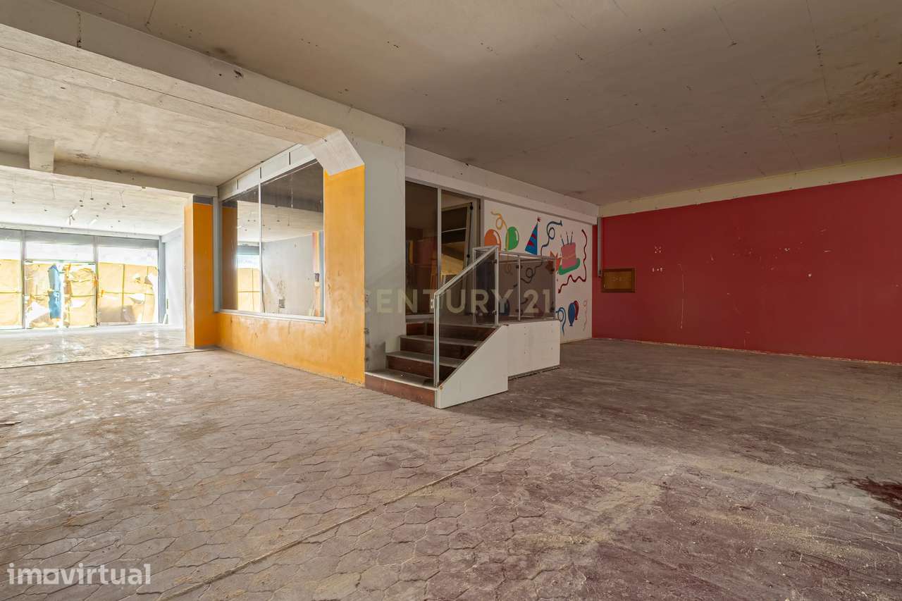 Loja Ampla com 715 m2 no Centro de Braga – Rua de Santo André - Grande imagem: 5/16