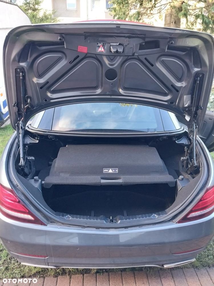 Mercedes-Benz SLC 180 - 21