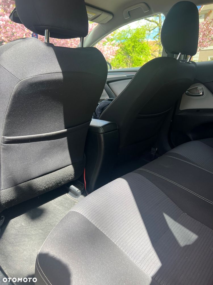 Toyota Avensis 2.0 D-4D Prestige - 6