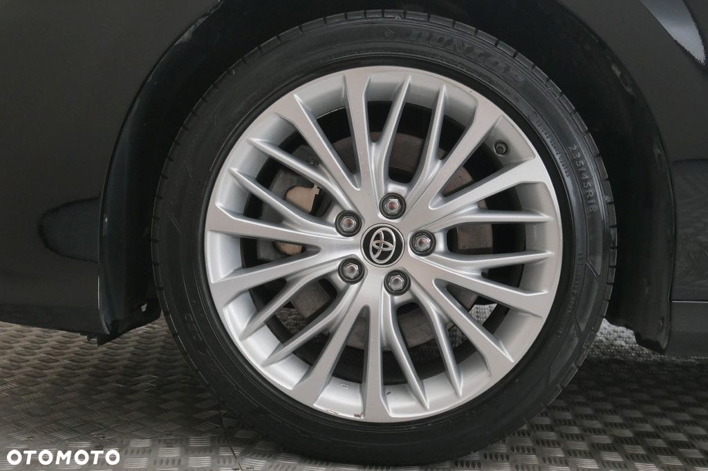 Toyota Camry - 14