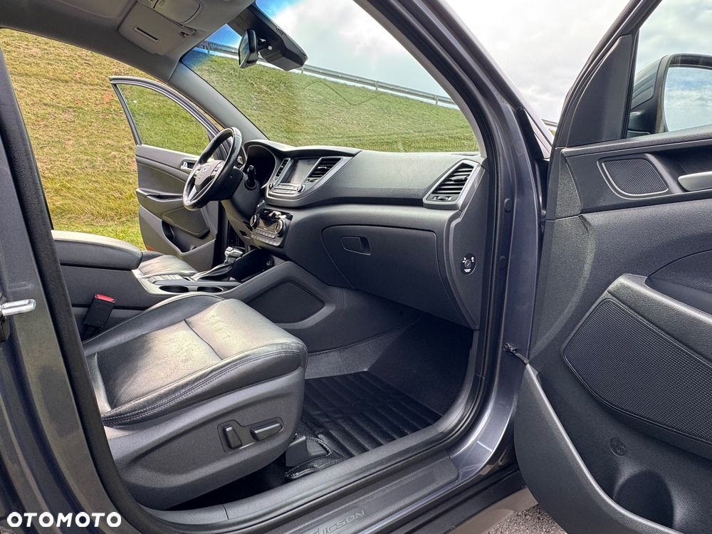 Hyundai Tucson 2.0 CRDI 4WD Automatik Premium - 22