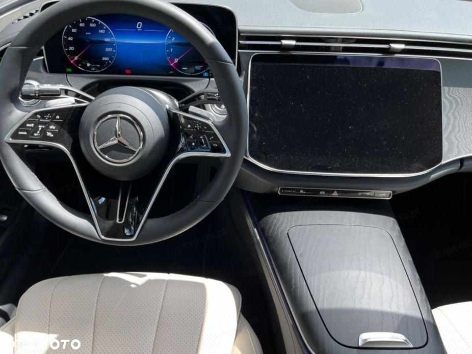 Mercedes-Benz Klasa E 220 d mHEV 4-Matic Avantgarde 9G-Tronic - 9