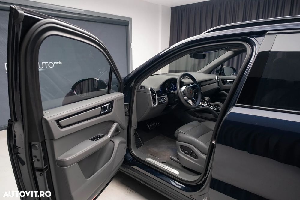 Porsche Cayenne - 10