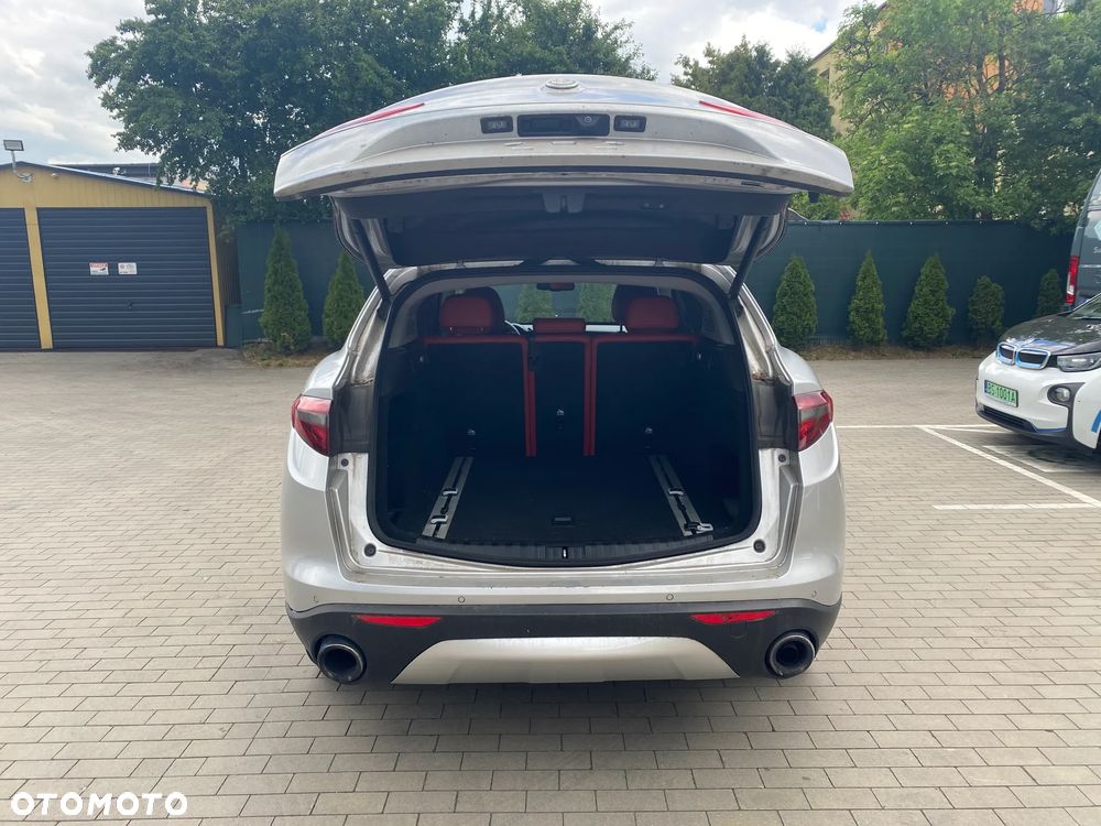 Alfa Romeo Stelvio - 21