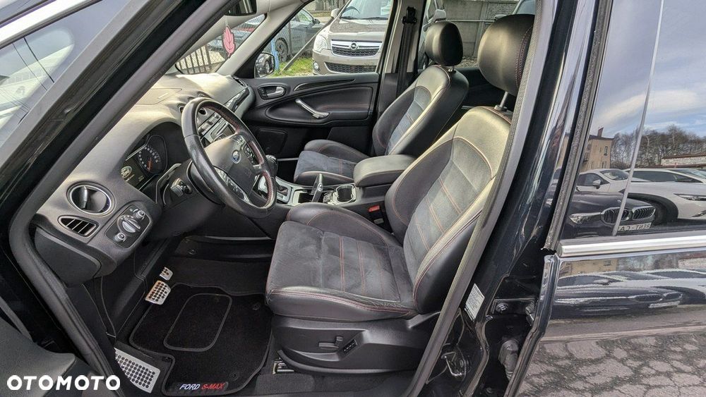 Ford S-Max - 12