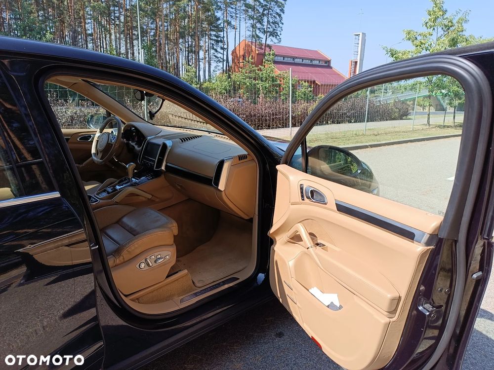 Porsche Cayenne - 26