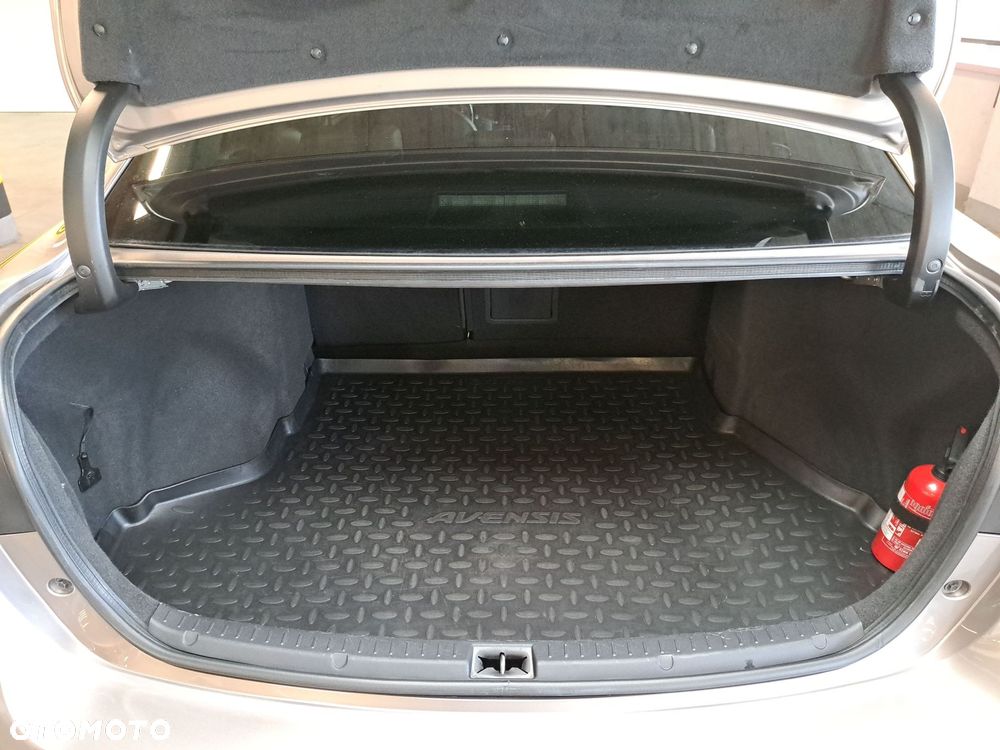Toyota Avensis 2.0 Premium MS - 14