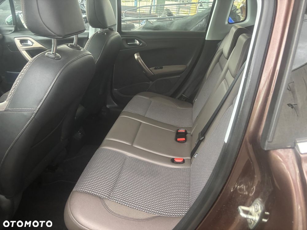 Peugeot 2008 120 VTI Automatik Allure - 24