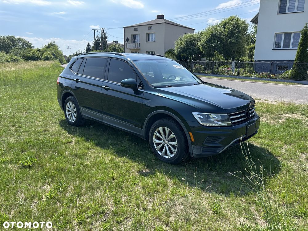 Volkswagen Tiguan - 1
