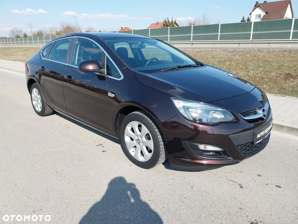 Opel Astra 1.4 T Executive EU6 - 20