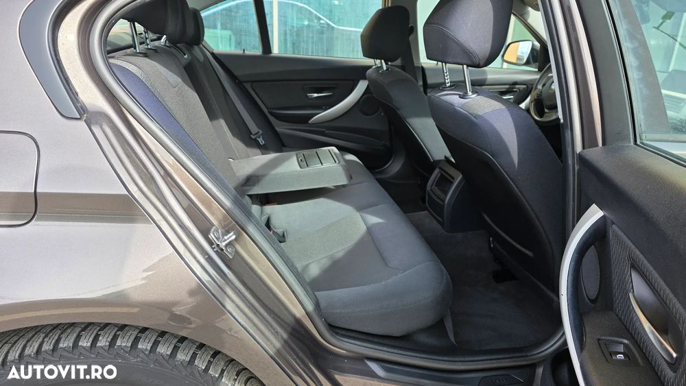 BMW Seria 3 318d - 9