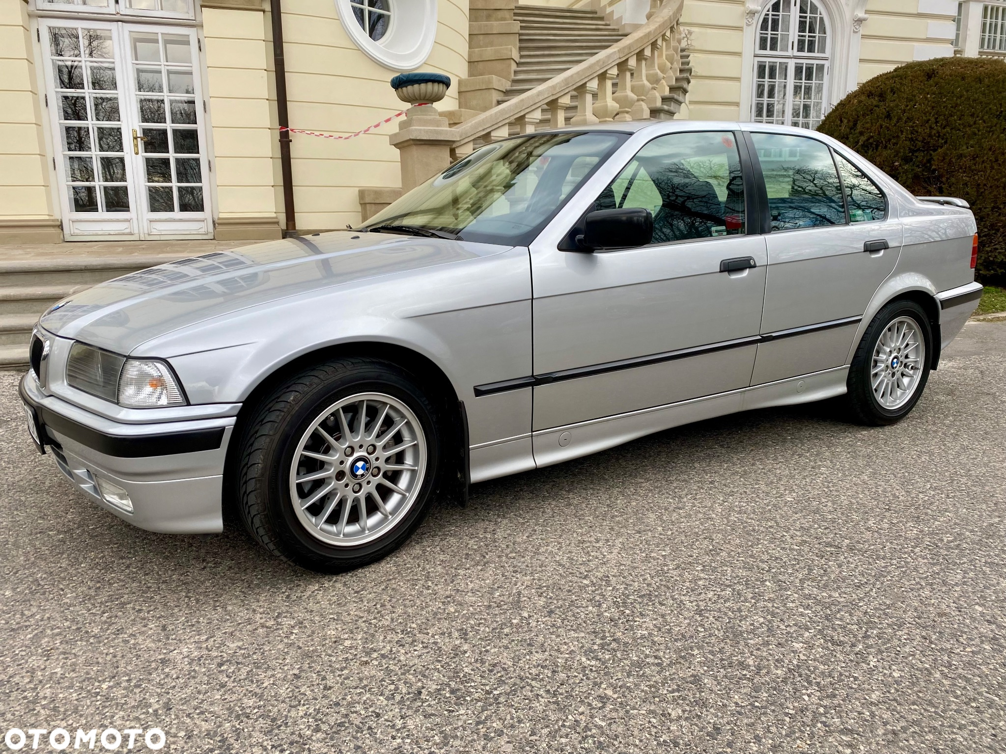 BMW Seria 3 316i Touring - 24